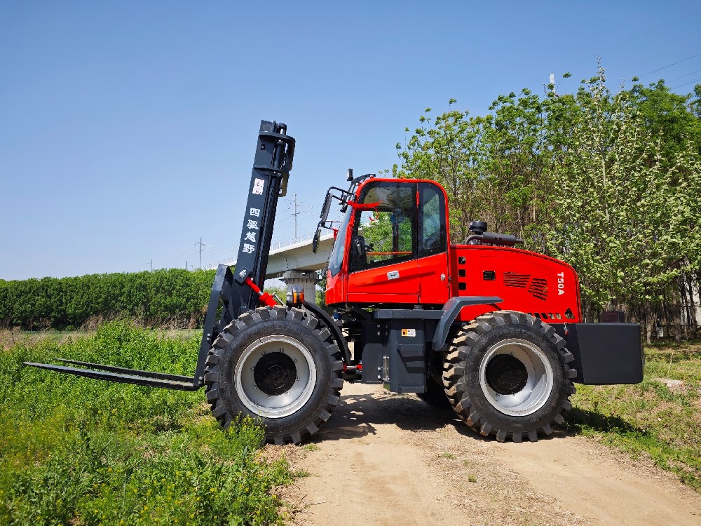 Four Wheel Drive Off-Road Forklift