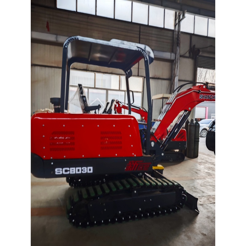 Replace the rubber track of the small excavator with a steel track made of beef tendon blocks
