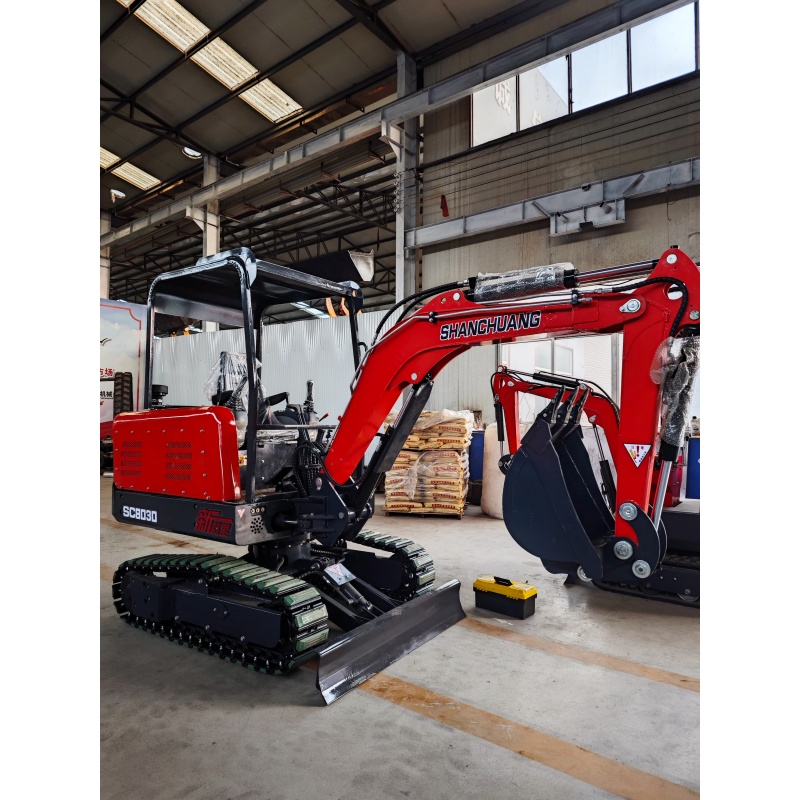 Replace the rubber track of the small excavator with a steel track made of beef tendon blocks