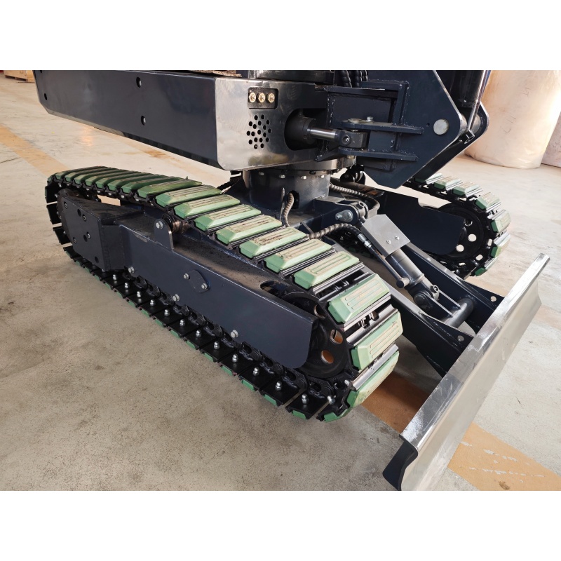 Replace the rubber track of the small excavator with a steel track made of beef tendon blocks