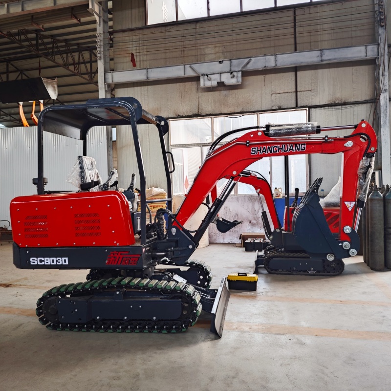 Replace the rubber track of the small excavator with a steel track made of beef tendon blocks