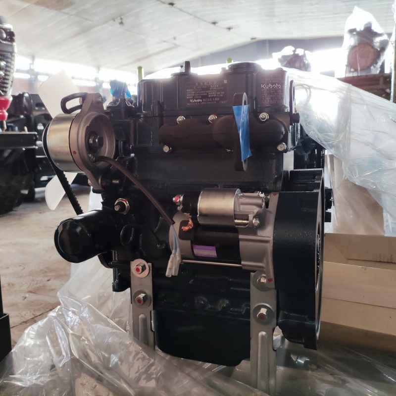 Small excavator engine - Kubota D722 engine