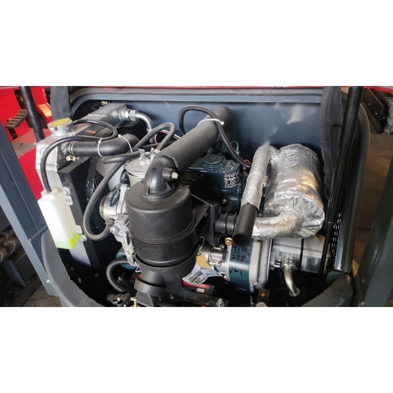 Small excavator engine - Kubota D722 engine