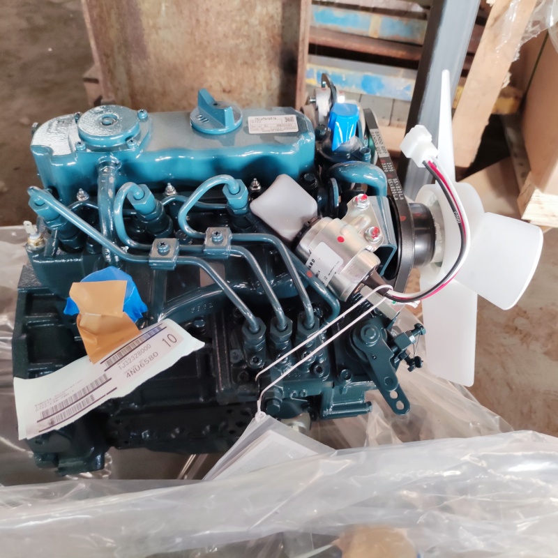 Small excavator engine - Kubota D722 engine