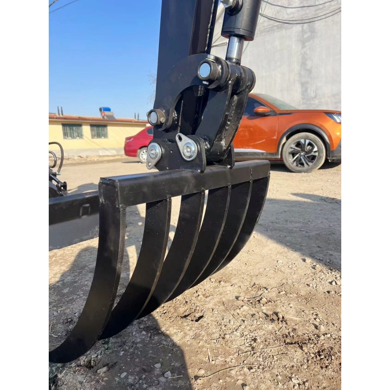 Small excavator attachments-large multi-tooth rake (grass rake)