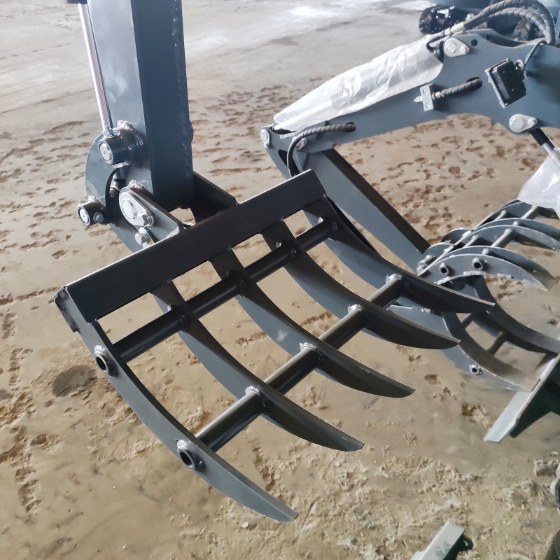 Small excavator attachment-multifunctional multi-tooth rake (grass rake)