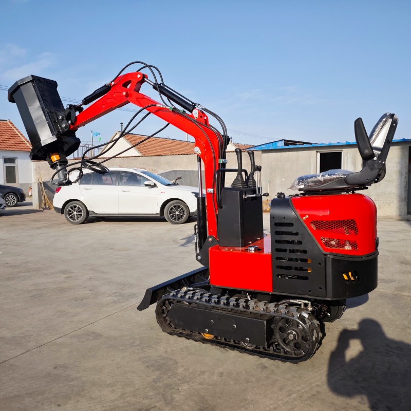 Small excavator - grass crushing machineSmall excavator - grass crushing machine