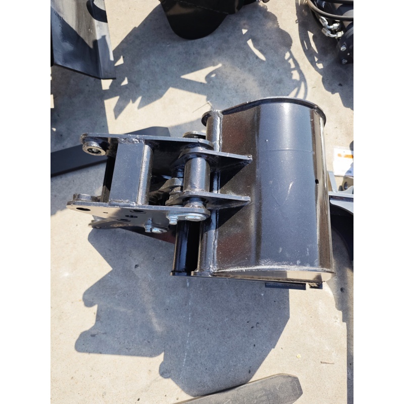 Small excavator - mechanical shell opening and closing bucket