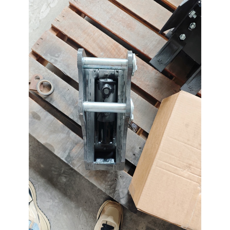 Mini excavator-mechanical quick-change head
