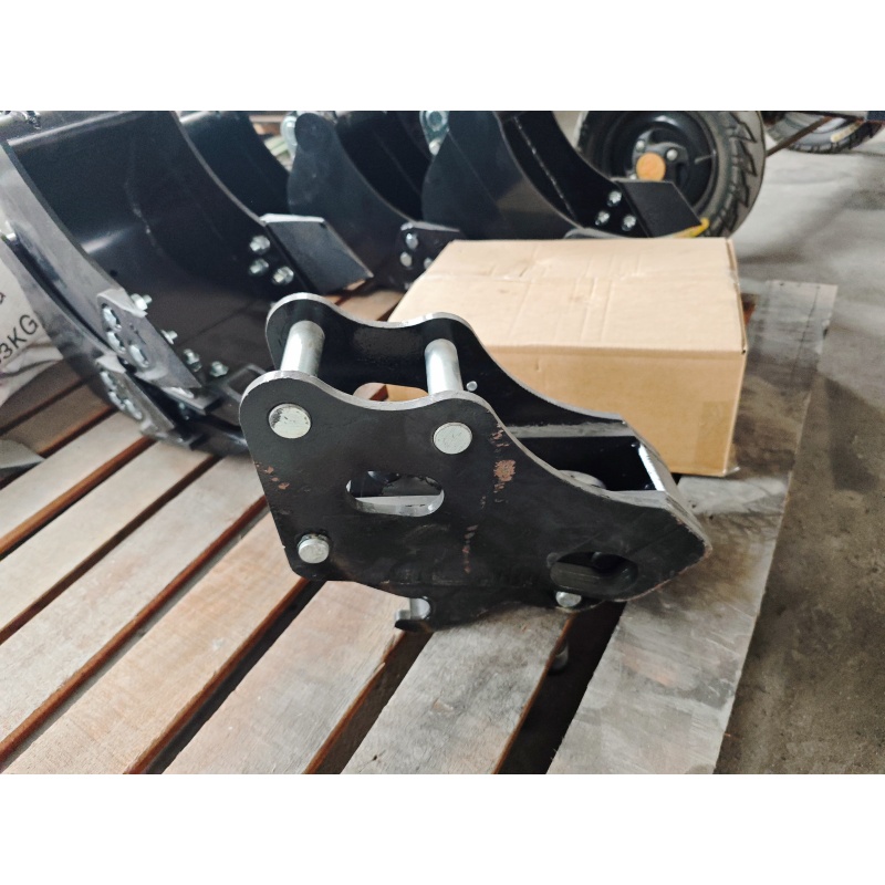 Mini excavator-mechanical quick-change head