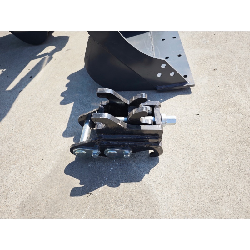 Mini excavator-mechanical quick-change head