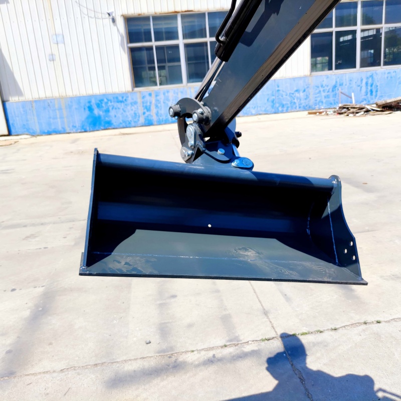 Small excavator attachment-tilting bucket