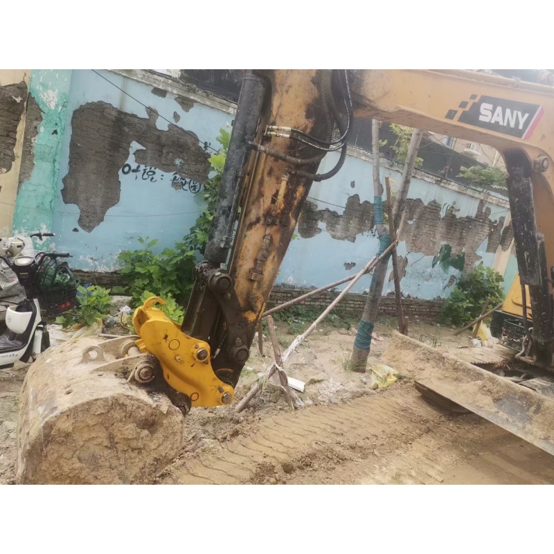 Mini excavator attachment: Vibration compactor