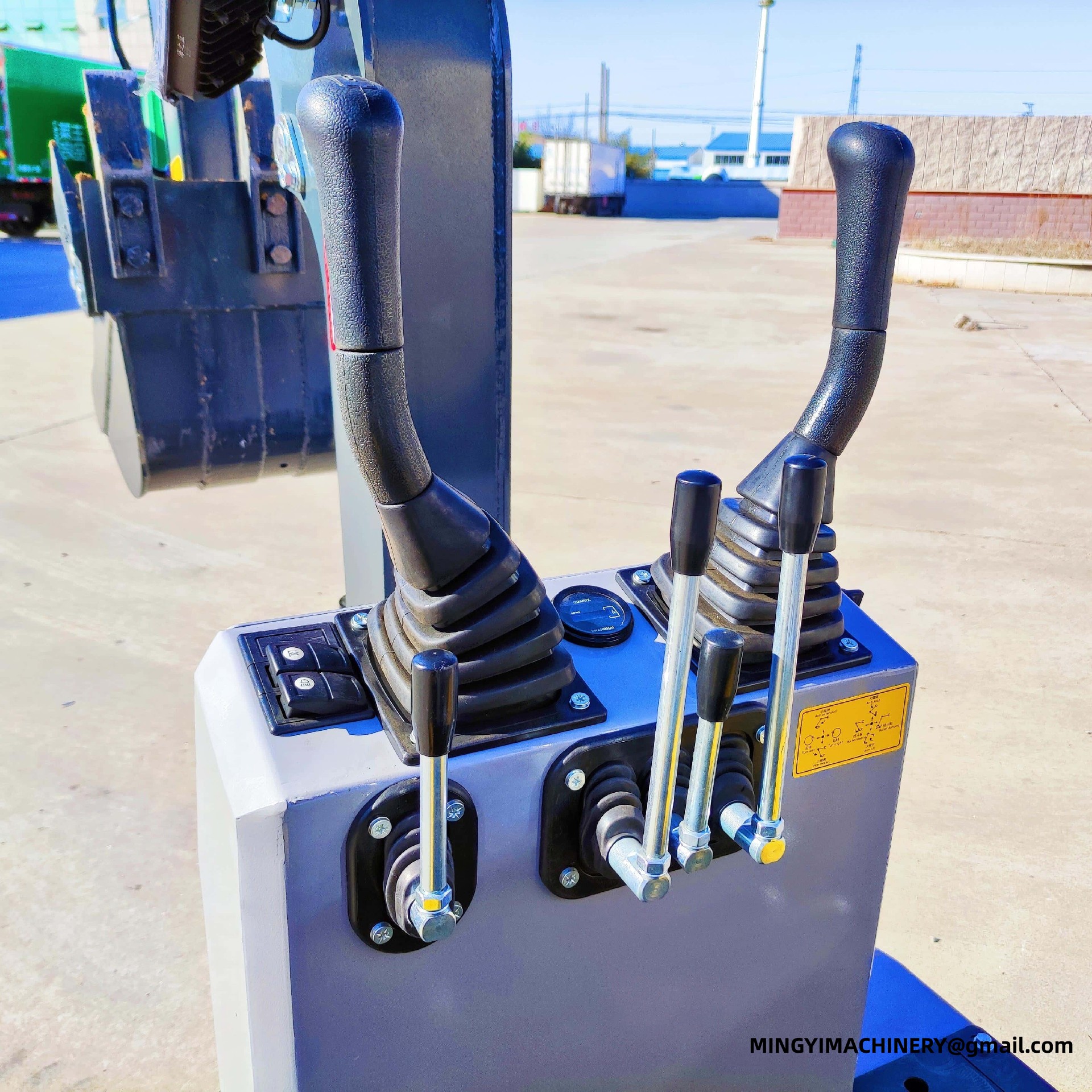 mini excavator for utility work