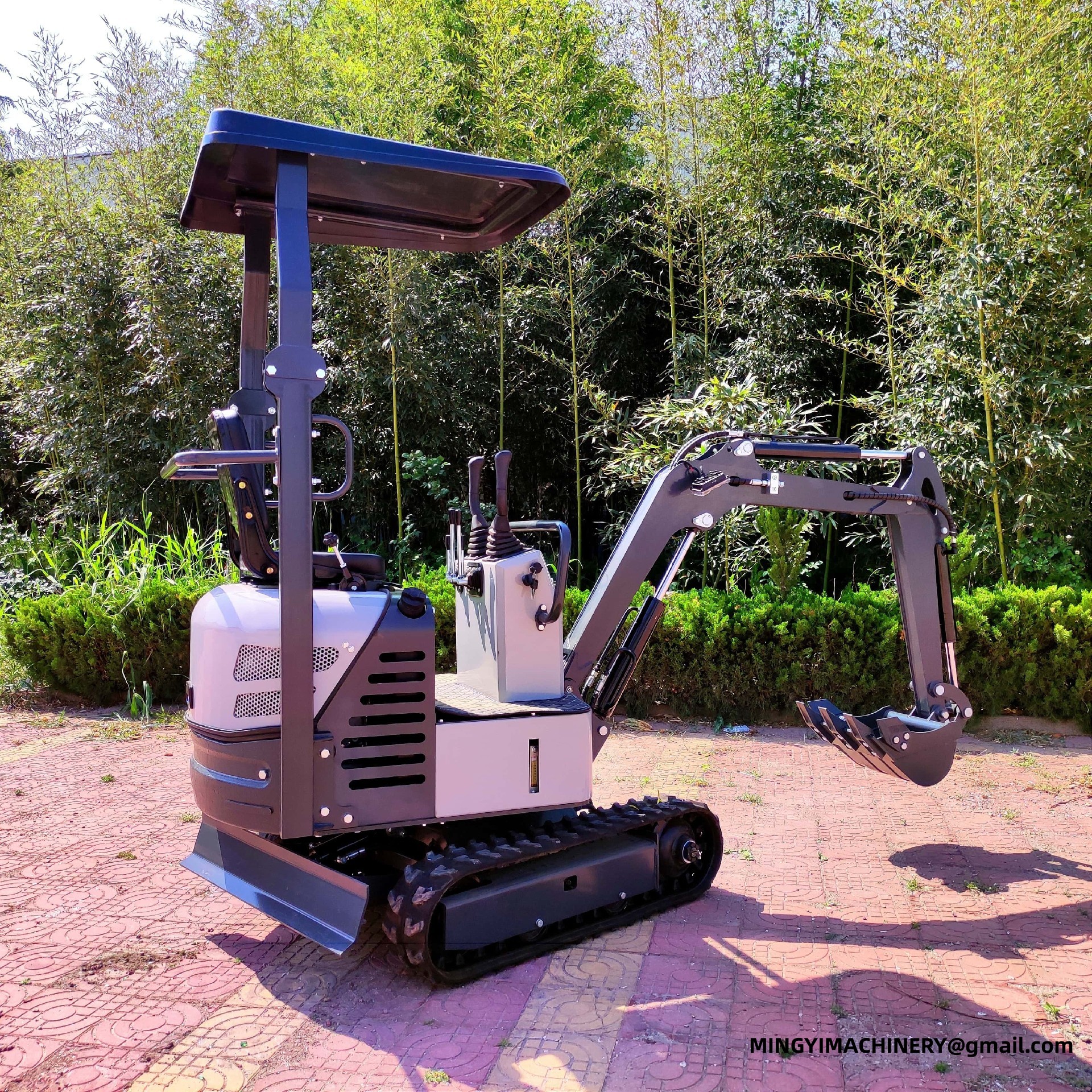 mini excavator for road repair