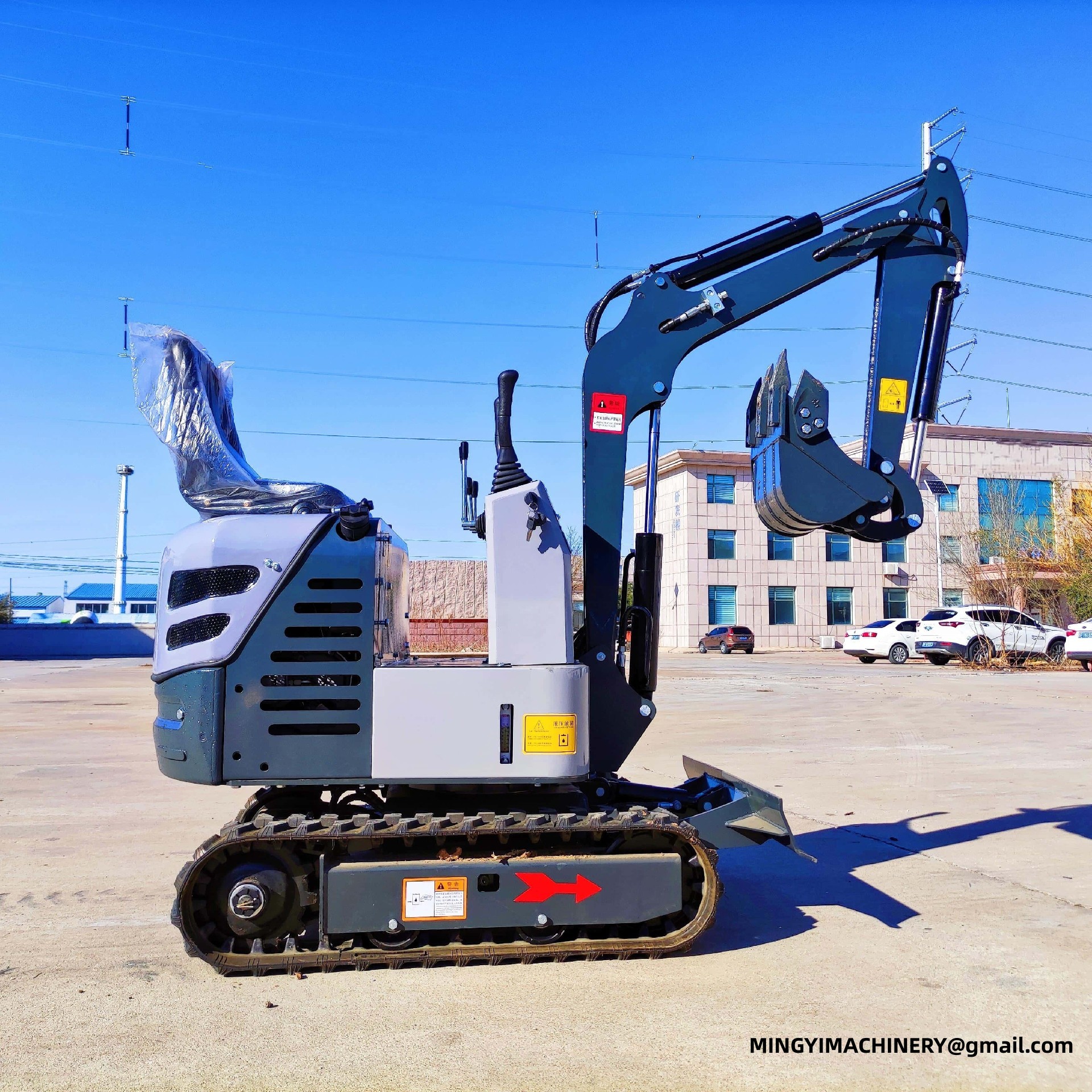 tracked mini excavator