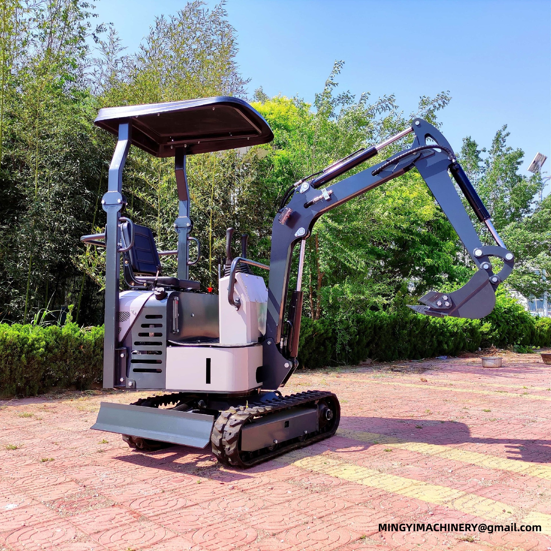 tracked mini excavator