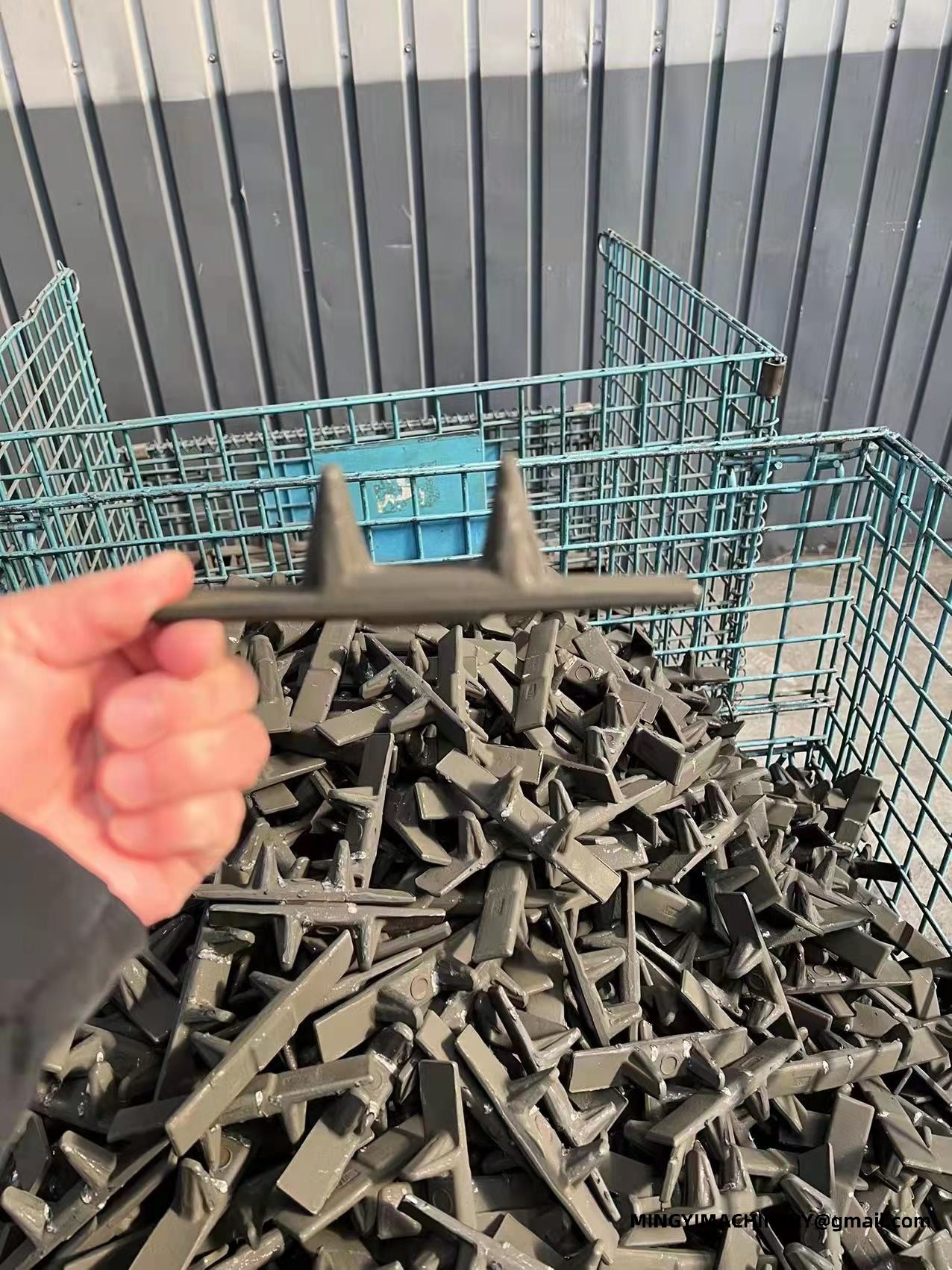 Steel Teeth of Tracked Excavator