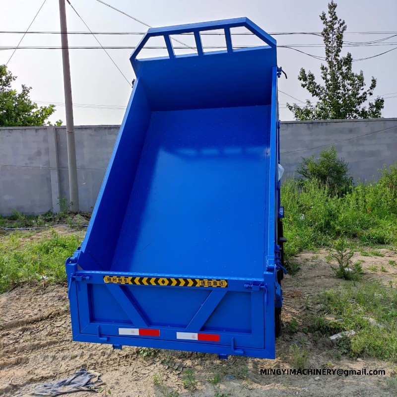 4WD dump truck with mixer drum