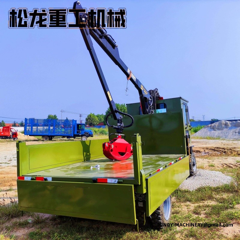 articulated 4WD log carrier vehicle