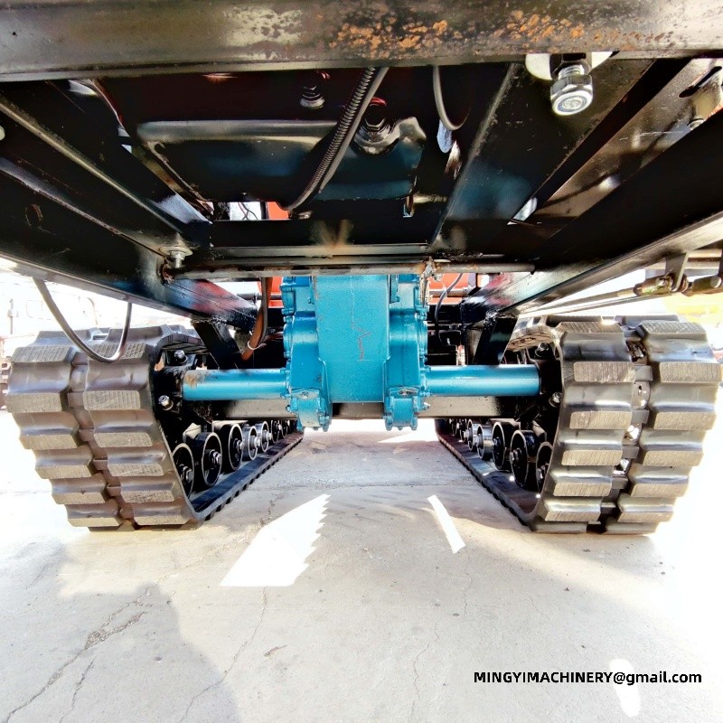 tracked transport vehicle