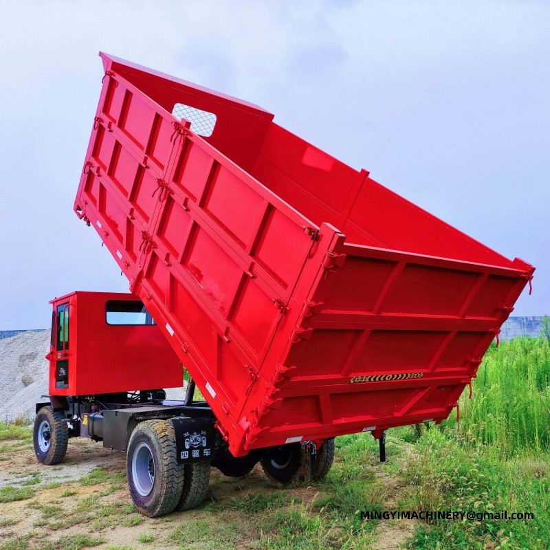 4WD trash transport vehicle