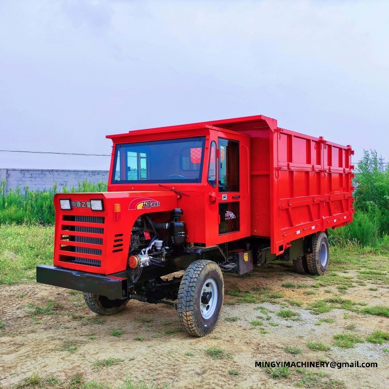 4WD trash transport vehicle