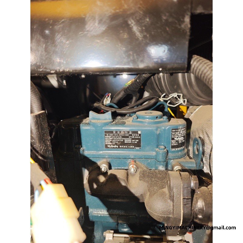 Original Kubota Diesel Engine for Mini Excavator, Water-Cooled & Fuel Efficient