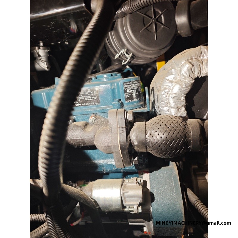 Original Kubota Diesel Engine for Mini Excavator, Water-Cooled & Fuel Efficient