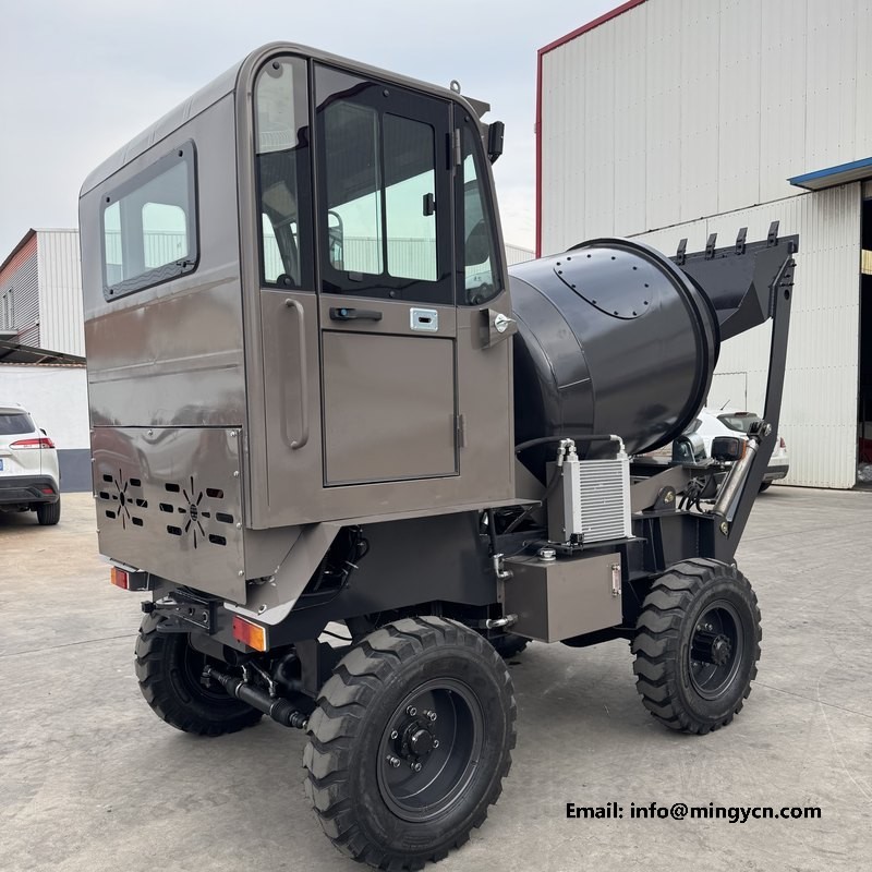 0.8m3 4WD self loading concrete mixer with enclosed operator cab, side view