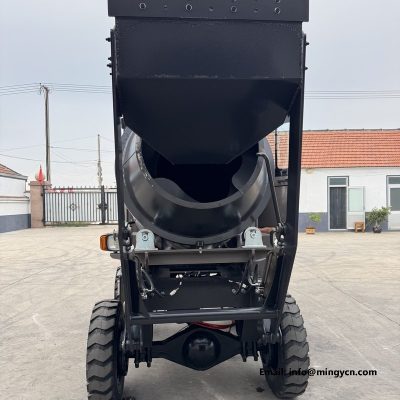 0.8m3 4WD Self Loading Mixer with Operator Cab: Weather Protection