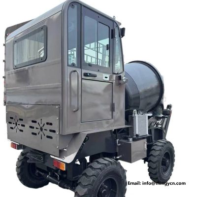 0.8m3 4WD Self Loading Mixer with Operator Cab: Weather Protection